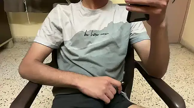 Snapshot of rahul_4u chatting on 03/22/25, 07:09 rahul 4u online show from 03/22/25, 07:09