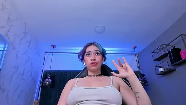 Snapshot of MAGIC_SOFI chatting on 10/25/25, 08:22 MAGIC SOFI online show from 10/25/25, 08:22