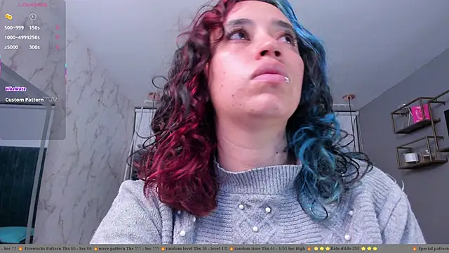 Snapshot of MAGIC_SOFI chatting on 11/21/25, 08:18 MAGIC SOFI online show from 11/21/25, 08:18