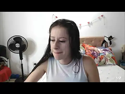 Snapshot of amelia_bella chatting on 05/15/26, 10:28 amelia bella online show from 05/15/26, 10:28