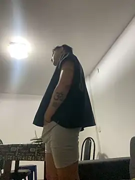 Snapshot of LCarreraa chatting on 03/01/25, 04:37 LCarreraa online show from 03/01/25, 04:37