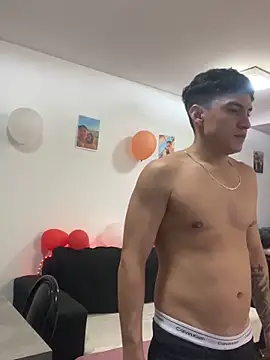 LCarreraa online show from 04/19/26, 01:16