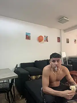 LCarreraa online show from 04/28/26, 07:08
