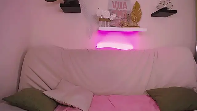 EmmaKeam online show from 01/28/25, 07:43