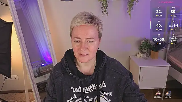 Snapshot of Nika_Smit chatting on 03/27/26, 10:26 Nika Smit online show from 03/27/26, 10:26