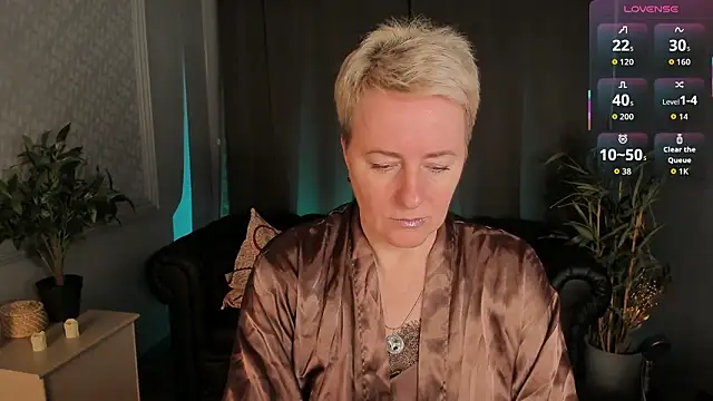 Snapshot of Nika_Smit chatting on 03/28/26, 05:18 Nika Smit online show from 03/28/26, 05:18