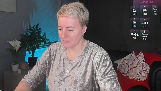 Snapshot of Nika_Smit chatting on 04/03/26, 09:29 Nika Smit online show from 04/03/26, 09:29