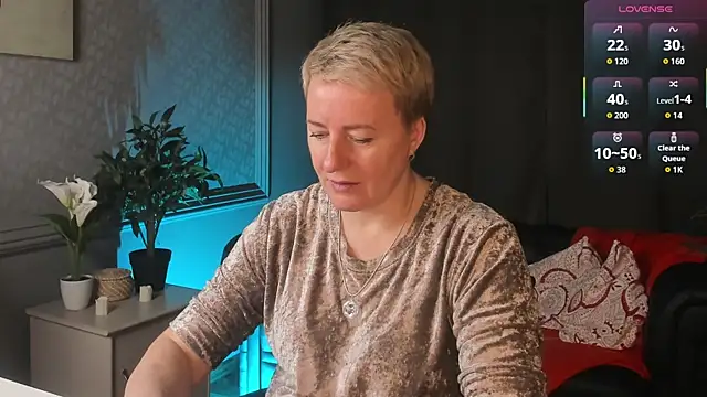 Snapshot of Nika_Smit chatting on 04/04/26, 05:06 Nika Smit online show from 04/04/26, 05:06