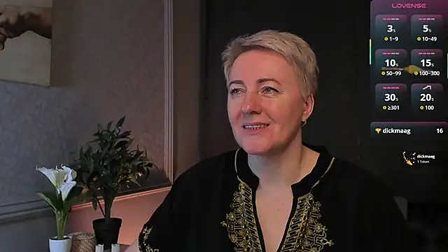 Snapshot of Nika_Smit chatting on 04/11/26, 05:12 Nika Smit online show from 04/11/26, 05:12