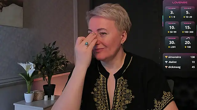 Snapshot of Nika_Smit chatting on 04/11/26, 07:45 Nika Smit online show from 04/11/26, 07:45