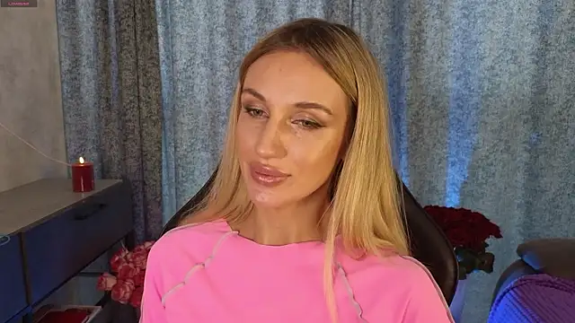 Snapshot of Megan_Kira chatting on 03/10/26, 10:42 Megan Kira online show from 03/10/26, 10:42