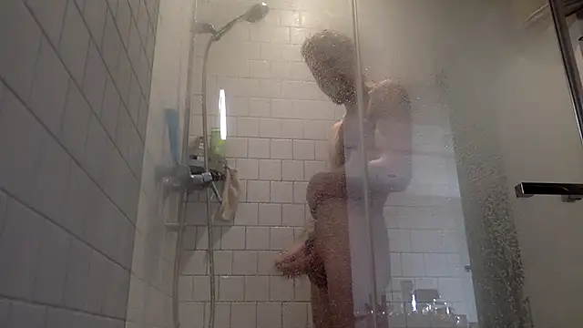 Snapshot of oktober1993 chatting on 03/03/26, 04:02 oktober1993 online show from 03/03/26, 04:02