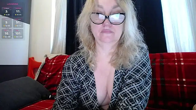 Snapshot of Blond_Woman chatting on 12/16/24, 11:12 Blond Woman online show from 12/16/24, 11:12