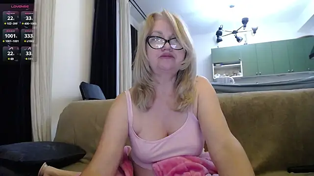 Snapshot of Blond_Woman chatting on 02/08/25, 01:54 Blond Woman online show from 02/08/25, 01:54