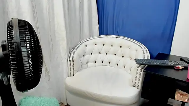 Snapshot of Analia18_ chatting on 01/14/25, 05:56 Analia18 online show from 01/14/25, 05:56