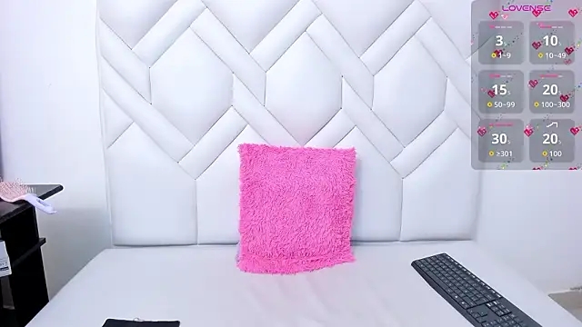 Snapshot of Analia18_ chatting on 02/03/26, 01:27 Analia18 online show from 02/03/26, 01:27