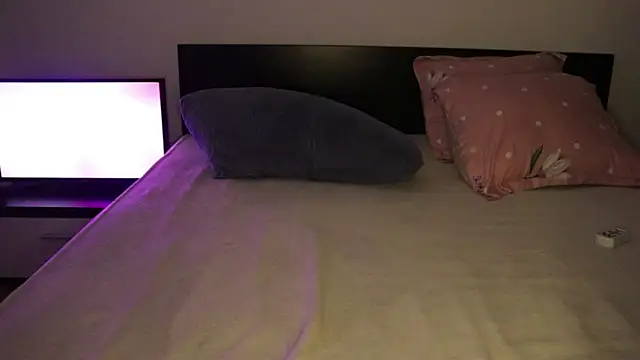 Snapshot of IvyKaelani chatting on 04/24/26, 11:34 IvyKaelani online show from 04/24/26, 11:34