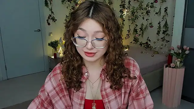 SereneFlame online show from 02/09/26, 04:11