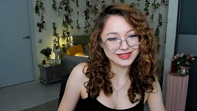 Snapshot of SereneFlame chatting on 04/17/26, 12:30 SereneFlame online show from 04/17/26, 12:30