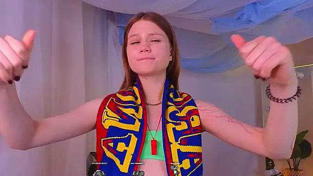 AlisiaSpinnet  online show from 12/15/24, 10:28