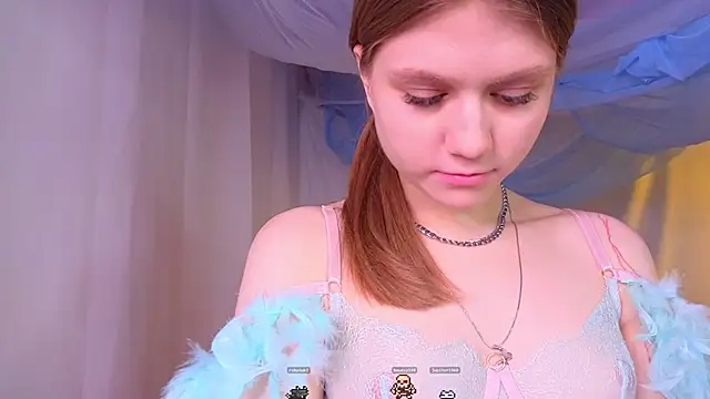 AlisiaSpinnet  online show from 12/20/24, 11:00