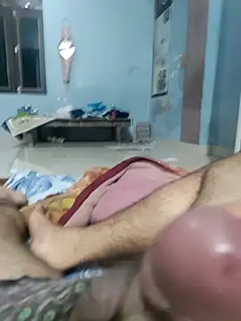 Snapshot of Varun1799 chatting on 11/15/25, 03:52 Varun1799 online show from 11/15/25, 03:52