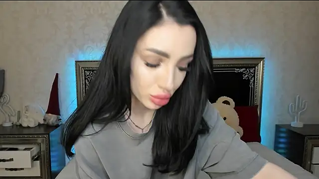 Snapshot of NancyLovee_ chatting on 03/18/25, 11:42 NancyLovee online show from 03/18/25, 11:42