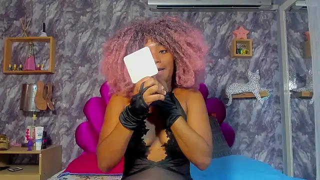 Snapshot of EMMAPARISS chatting on 03/30/26, 12:06 EMMAPARISS online show from 03/30/26, 12:06