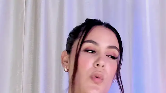 LexyRobert online show from 01/26/25, 08:34