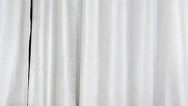 LexyRobert online show from 02/04/25, 08:17