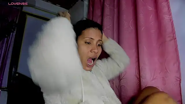 Nenita Hot  online show from 09/24/25, 03:21