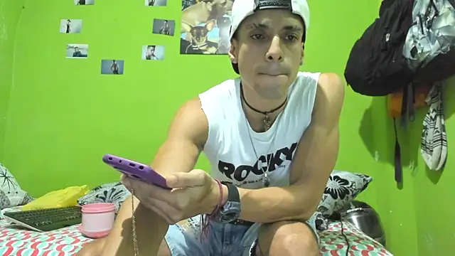 Snapshot of MikeRose94 chatting on 06/06/26, 06:45 MikeRose94 online show from 06/06/26, 06:45