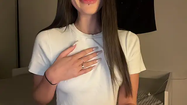 Snapshot of ur_molly chatting on 09/13/25, 04:07 ur molly online show from 09/13/25, 04:07