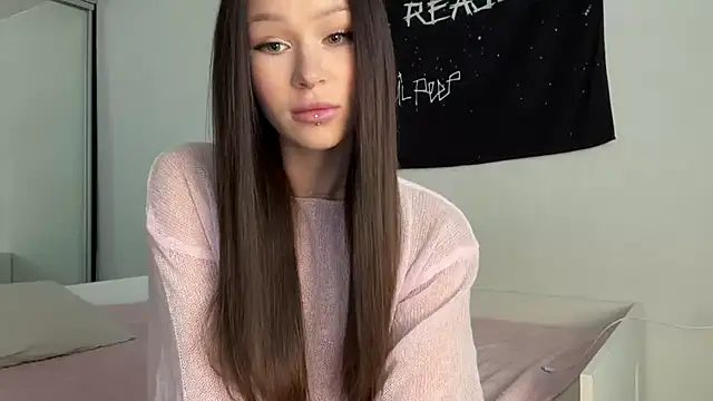 Snapshot of ur_molly chatting on 09/27/25, 05:01 ur molly online show from 09/27/25, 05:01