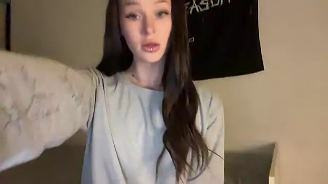 Snapshot of ur_molly chatting on 10/12/25, 04:17 ur molly online show from 10/12/25, 04:17