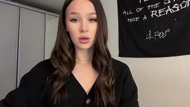 ur molly online show from 12/15/25, 06:06