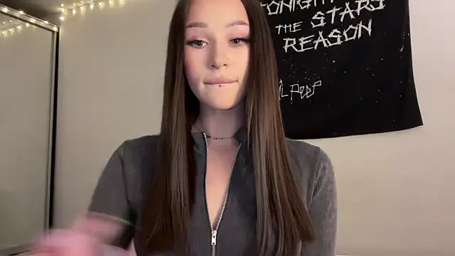 Snapshot of ur_molly chatting on 04/01/26, 10:38 ur molly online show from 04/01/26, 10:38