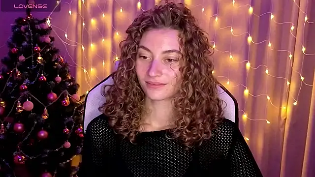 Snapshot of lady_curls chatting on 01/04/25, 02:03 lady curls online show from 01/04/25, 02:03