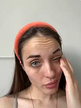 Snapshot of AmiLavs chatting on 02/12/25, 11:18 AmiLavs online show from 02/12/25, 11:18