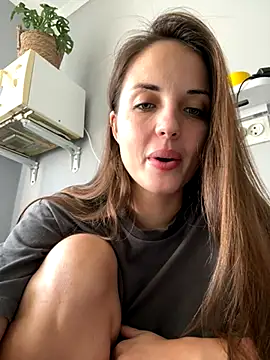 Snapshot of AmiLavs chatting on 10/26/25, 10:43 AmiLavs online show from 10/26/25, 10:43