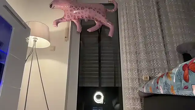 EmilyWi  online show from 12/16/25, 10:15