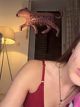 Snapshot of EmilyWi_ chatting on 01/17/26, 06:44 EmilyWi online show from 01/17/26, 06:44