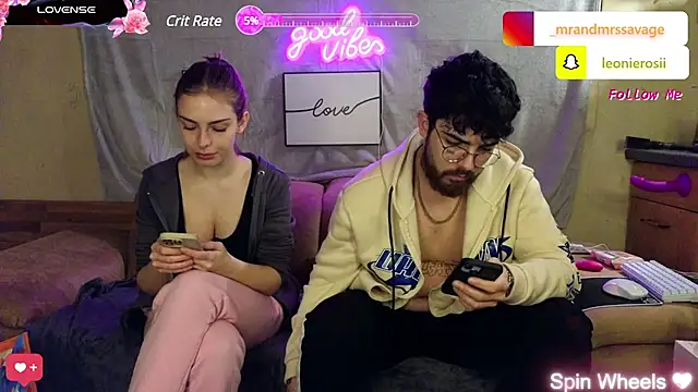 Snapshot of MrAndMrsSavage chatting on 01/28/25, 10:01 MrAndMrsSavage online show from 01/28/25, 10:01