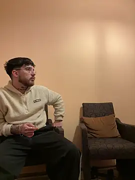 Snapshot of MrAndMrsSavage chatting on 02/26/25, 11:48 MrAndMrsSavage online show from 02/26/25, 11:48