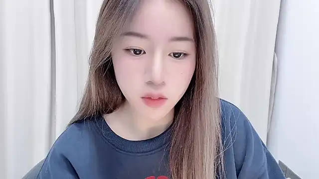 chloe-01 online show from 12/11/24, 12:23