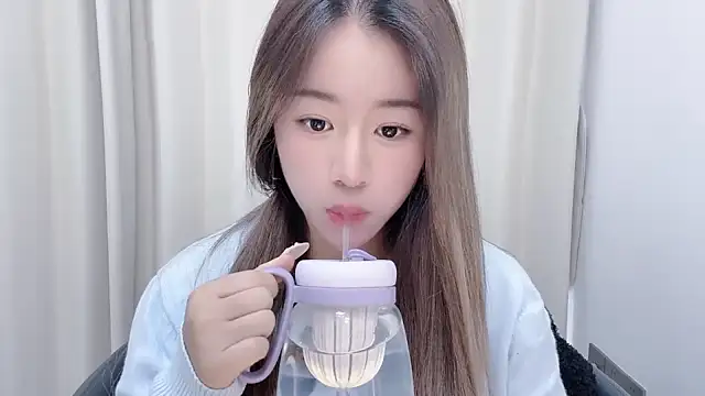 chloe-01 online show from 01/21/25, 04:32