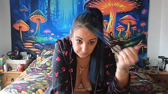 tattoomilf86 online show from 12/31/24, 02:25