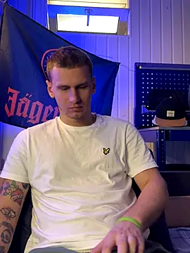 Snapshot of vance_rulez chatting on 10/11/25, 10:47 vance rulez online show from 10/11/25, 10:47