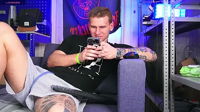 Snapshot of vance_rulez chatting on 10/19/25, 05:30 vance rulez online show from 10/19/25, 05:30