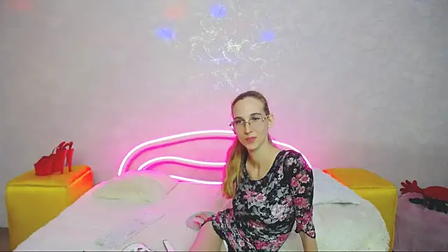 KlaryBrait online show from 12/15/24, 03:20